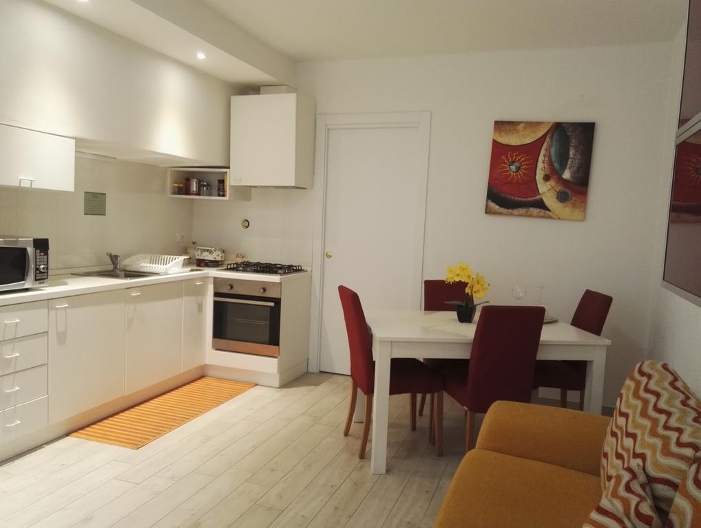 La Casa Nel Borgo Sul Lago Pisogne Bagian luar foto