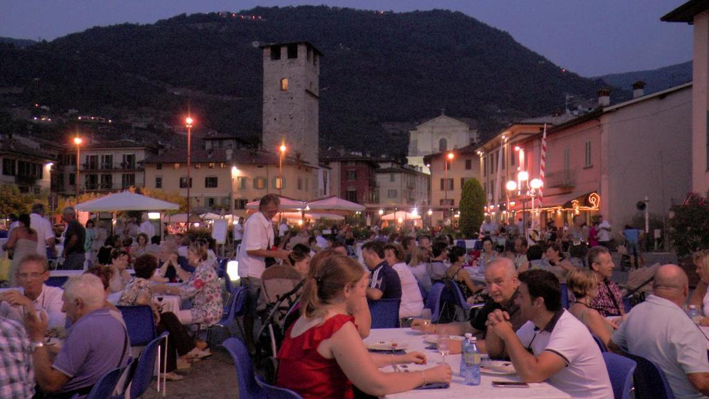 La Casa Nel Borgo Sul Lago Pisogne Bagian luar foto