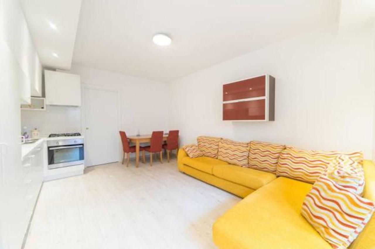 La Casa Nel Borgo Sul Lago Pisogne Bagian luar foto