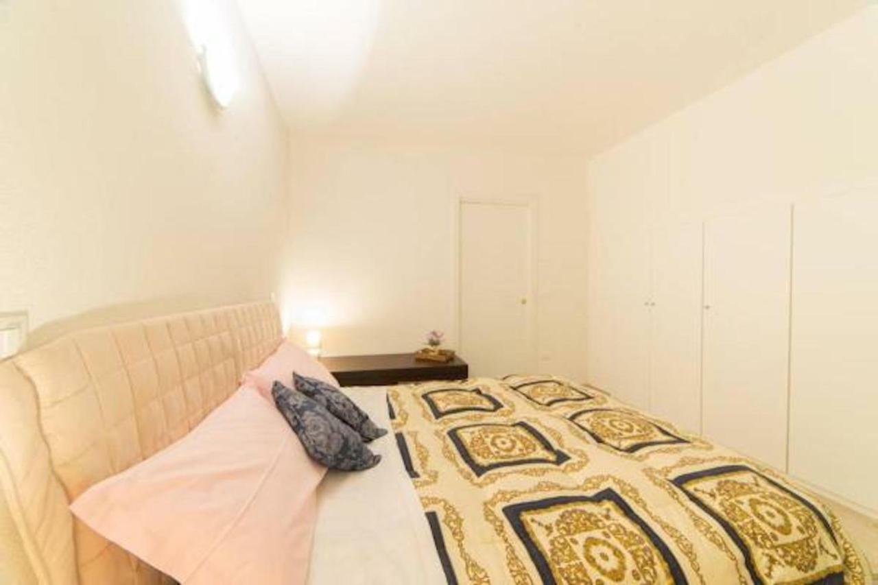 La Casa Nel Borgo Sul Lago Pisogne Bagian luar foto