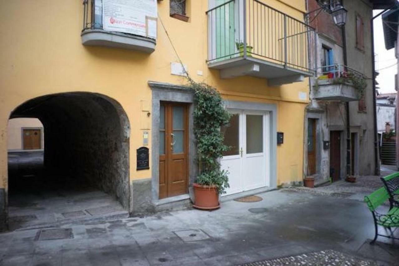 La Casa Nel Borgo Sul Lago Pisogne Bagian luar foto